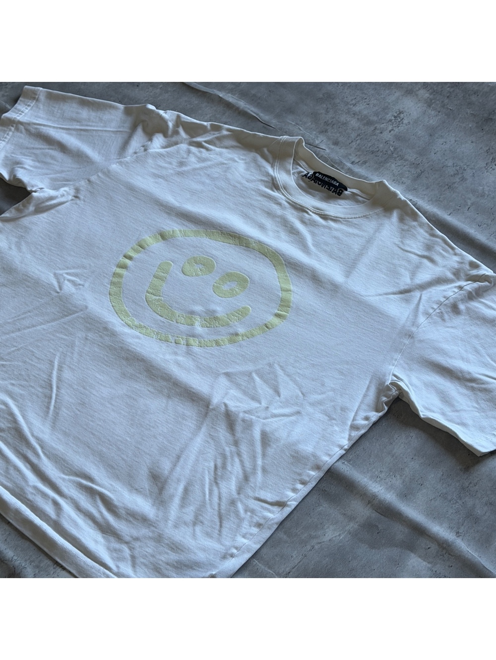 Y2K Designer White Embroidered Smiley Face Graphic Tee Sz L